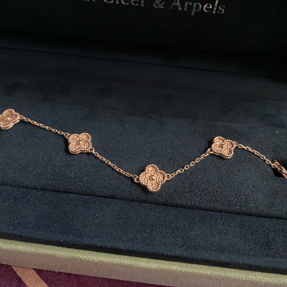 ($3800) Van Cleef & Arpels Sweet Alhambra Bracelet Rose Gold - Picture 1 of 8